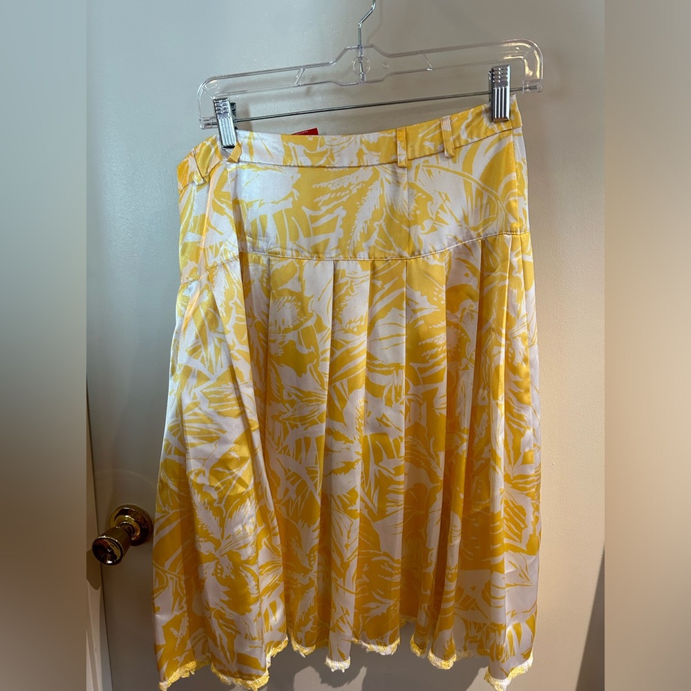 Oscar de la Renta yellow and white floral pleated skirt - Picture 2 of 3